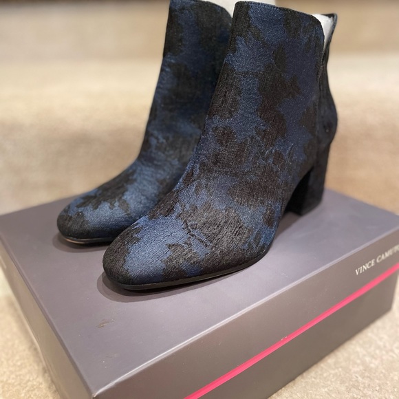 Vince Camuto Kassie Boots - Picture 2 of 7